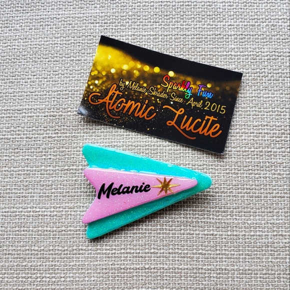 Customized Atomic Lucite Brooch Pin "Melanie" - Picture 4 of 4
